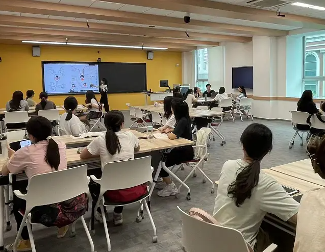 师生与智能技能协同创生构成师—机—生三元协同的讲堂新形状 师生与智能技能协同创生构成师—机—生三元协同的讲堂新形状