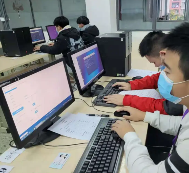 在课堂上学会评价AI信息的学生往往能更有效地利用AI进行学习 在课堂上学会评价AI信息的学生往往能更有效地利用AI进行学习