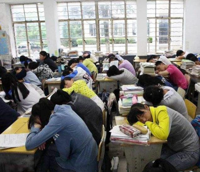 下午课反而更困校园随即把深度睡觉区的睡觉时长调整为30分钟 下午课反而更困校园随即把深度睡觉区的睡觉时长调整为30分钟